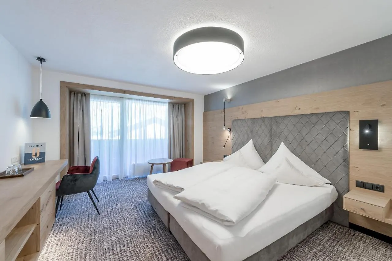Hotel Grauer Baer 솔덴